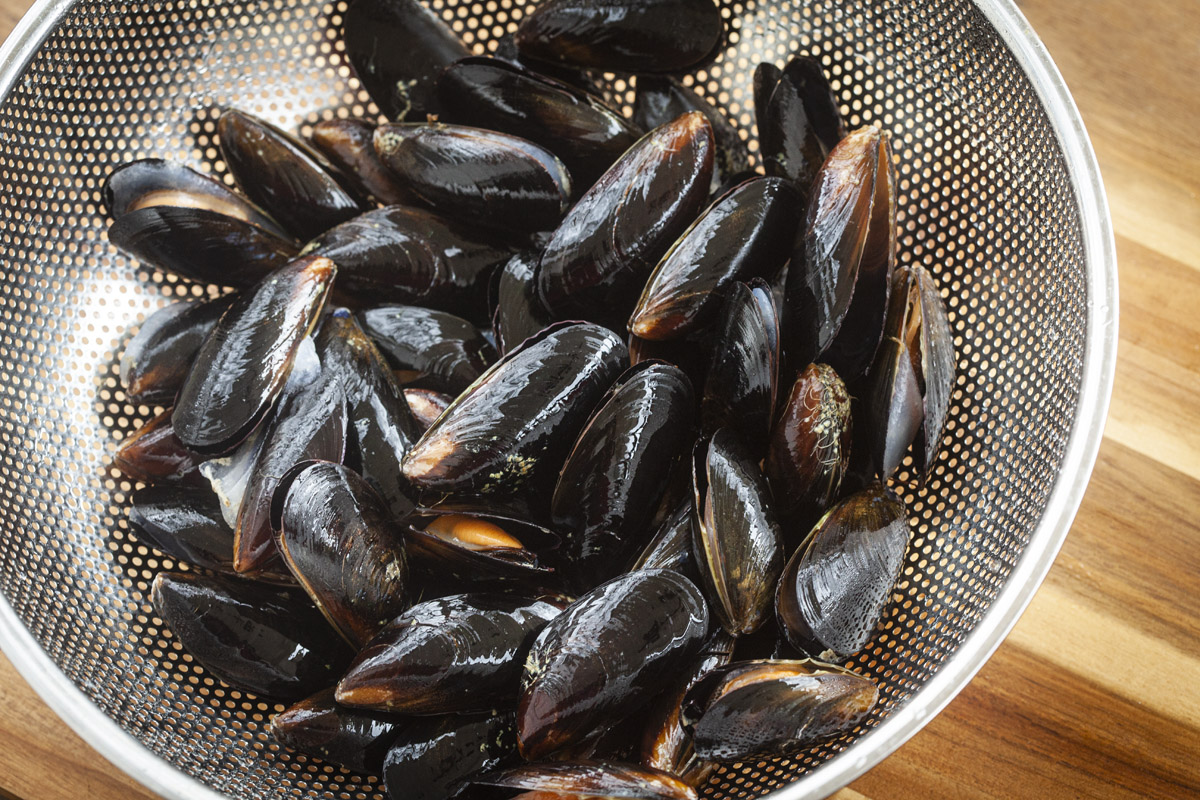 Ortega Style Steamed Mussels with Wine & Garlic Recipe